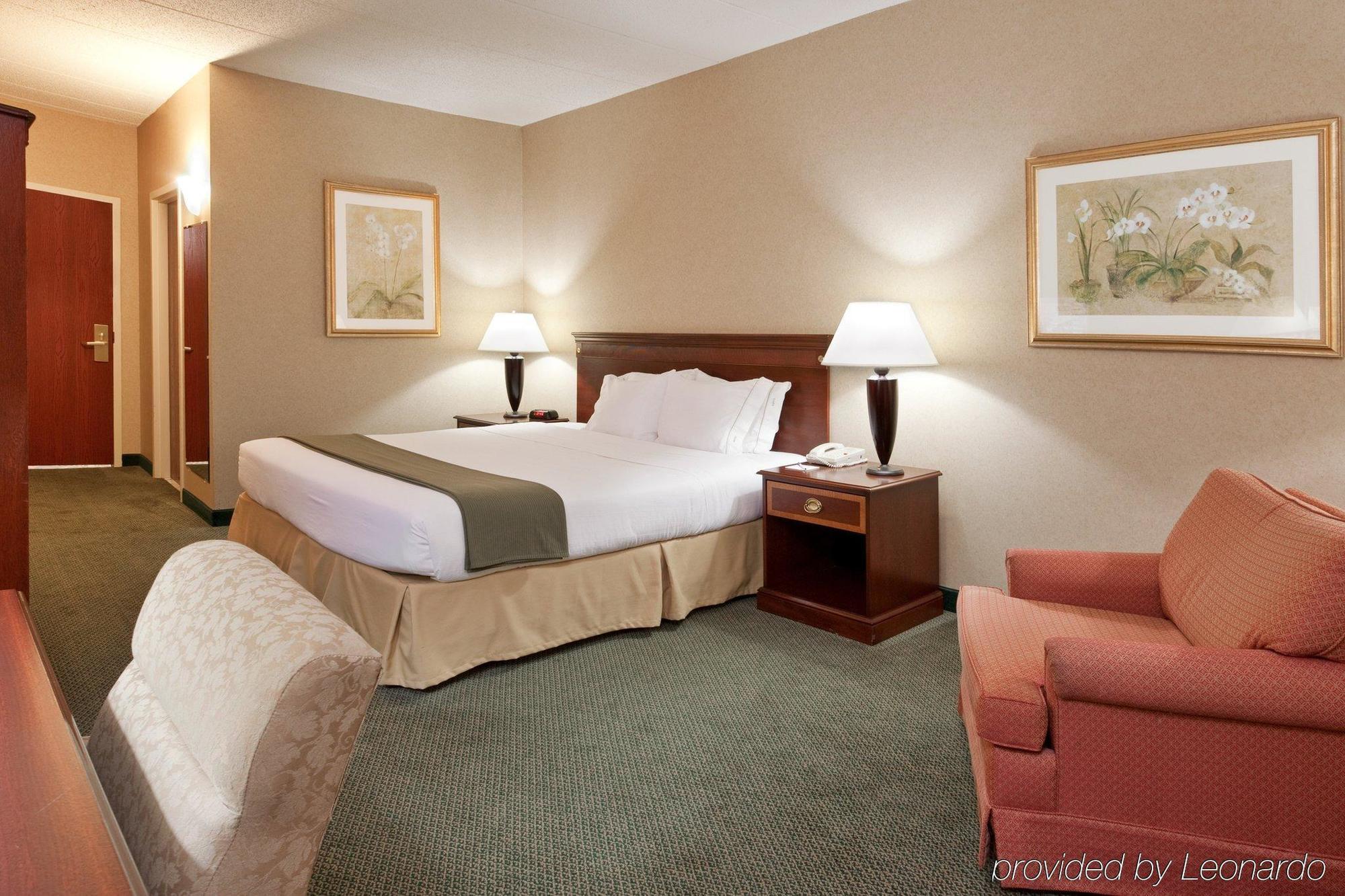 Holiday Inn Express Hotel & Suites Columbus Airport, An Ihg Hotel Гаханна Номер фото